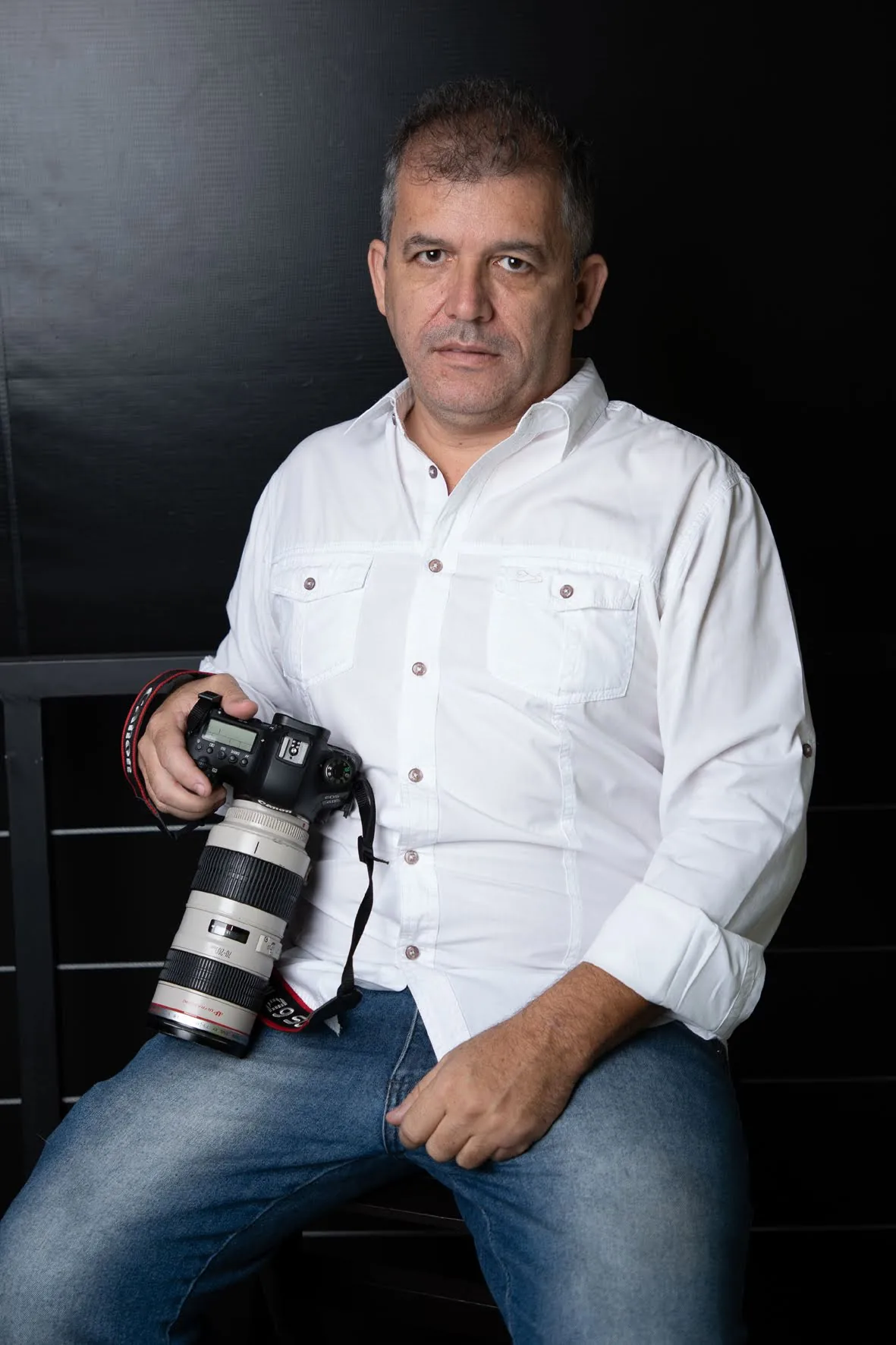 Norival Mariano com sua câmera